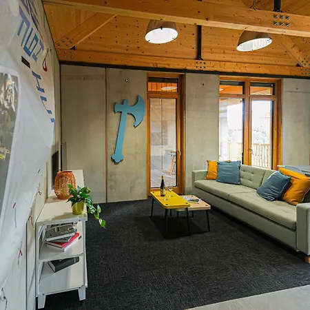 Kaloz Apartmanhaz Lejlighed