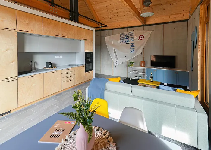 Kaloz Apartmanhaz Lägenhet Velence